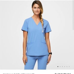 NWT Figs Casma Three pocket scrub top in ceil blue